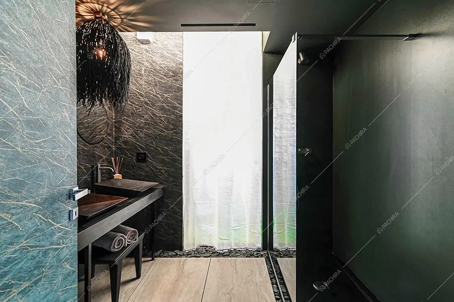 Bagno della villa Rangipo, location moderna per shooting a Como