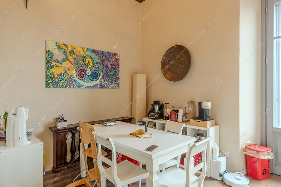 Zona pranzo dell'appartamento Clorofilla, location in stile classico a Milano