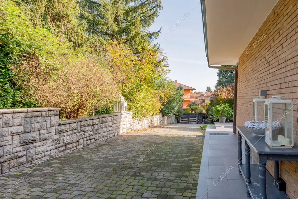 Esterni della villa Darling, location in stile contemporaneo a Monza