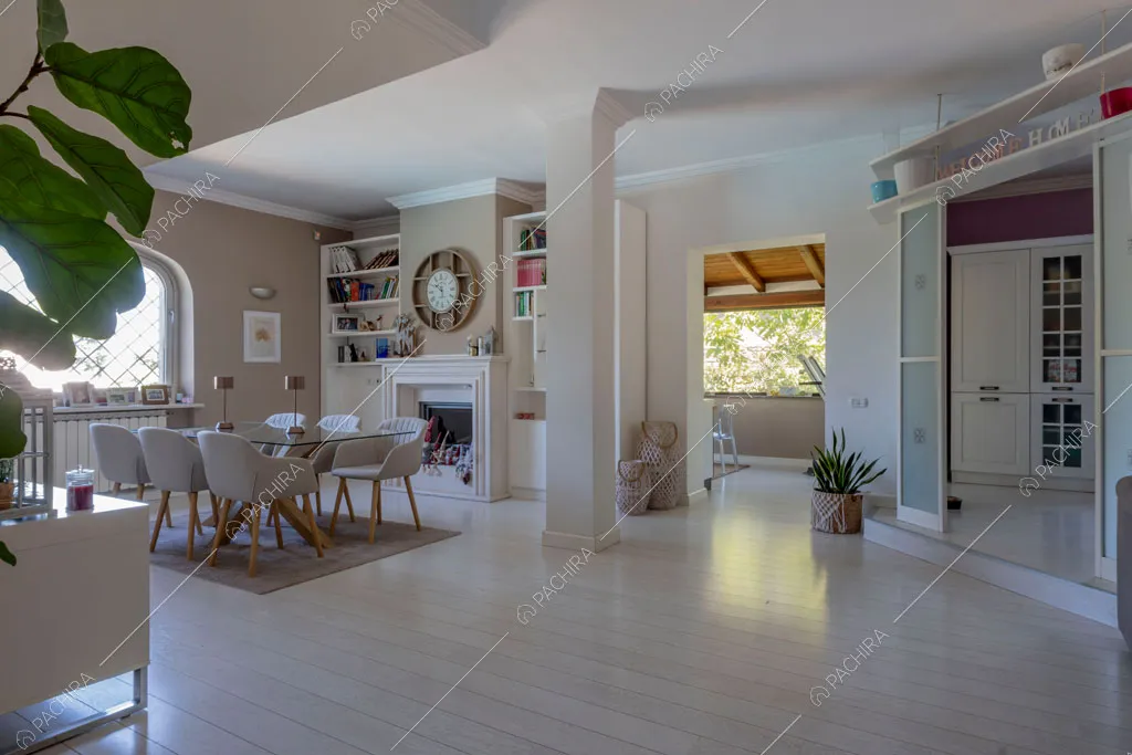 Zona living della villa Lena, location in stile moderno a Roma