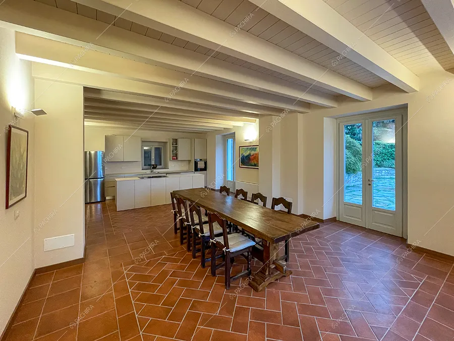 Cucina della villa Parnaso, location in stile classico a Lecco