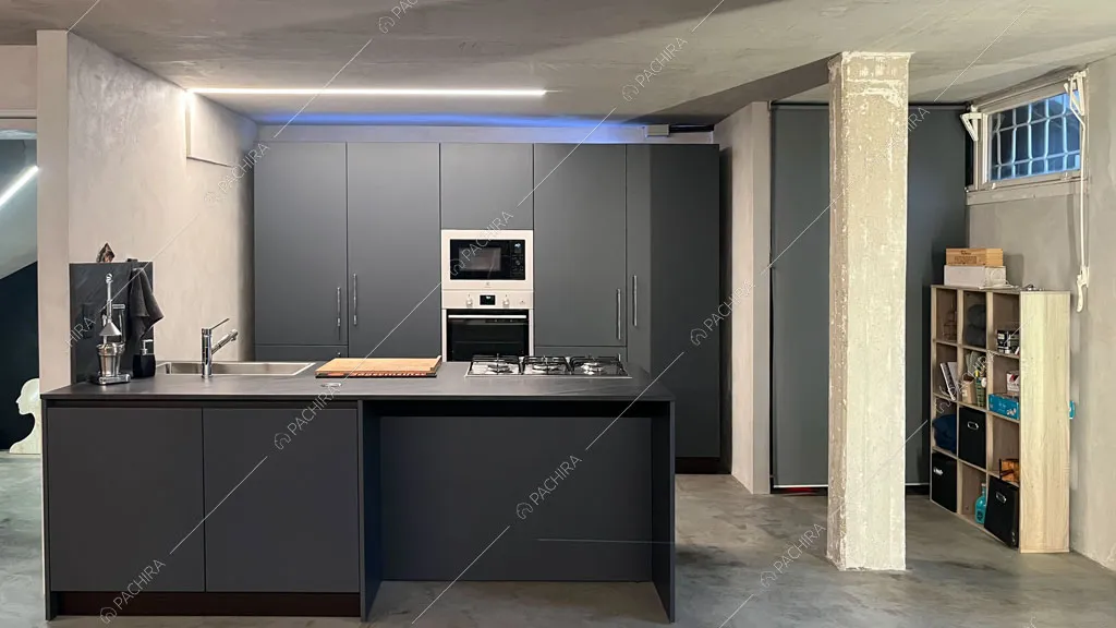 Cucina della villa Andesine, location in stile moderno a Roma