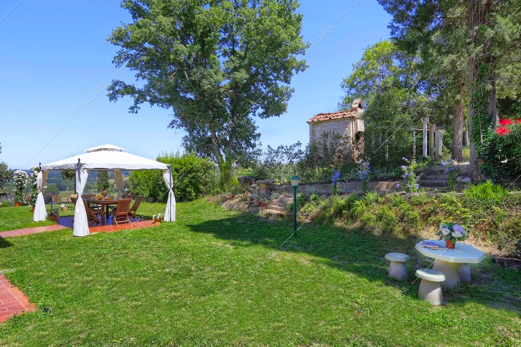 Giardino della dimora storica Denali, location in stile classico a Pisa