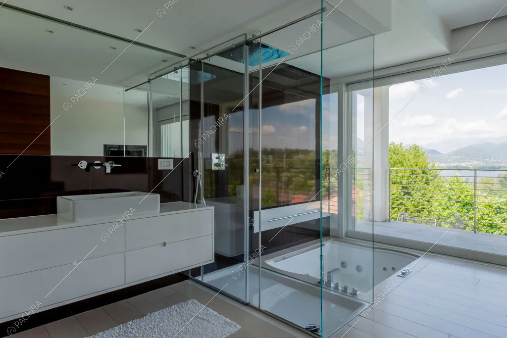 Bagno privato della villa Coral, location in stile contemporaneo a Como