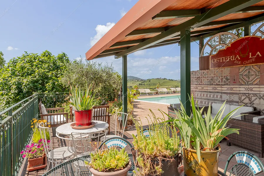Veranda dell'agriturismo Mistral, location in stile rustico a Pavia