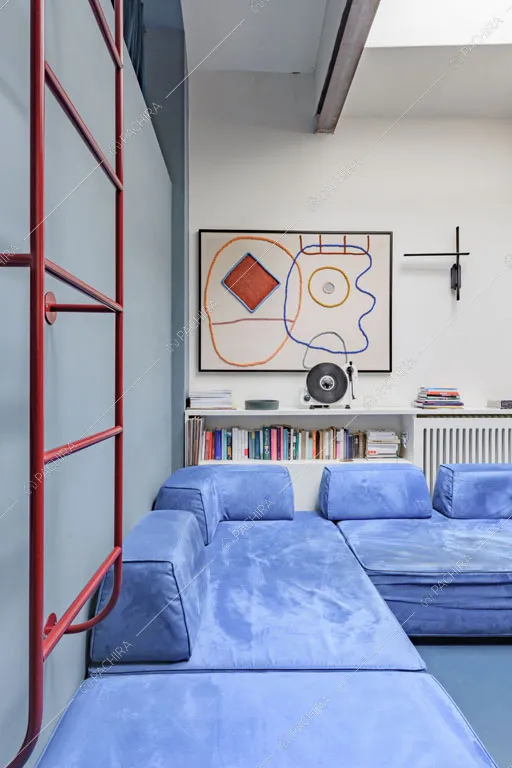 Camera da letto del loft Unakite, location in stile moderno a Milano