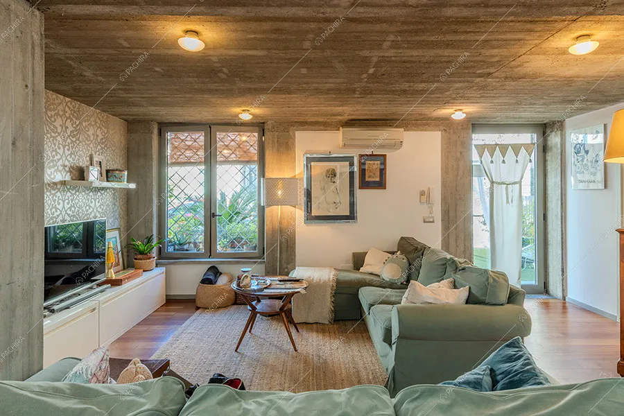 Salotto del loft Tocantis, location in stile moderno a Milano