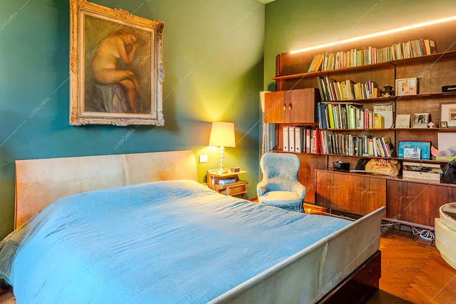 Camera da letto della villa Yamase, location in stile liberty a Milano