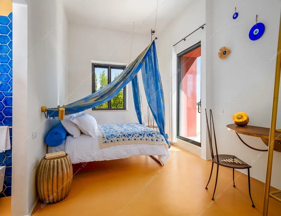 Camera da letto della masseria Chinook, location in stile contemporaneo a Lecce