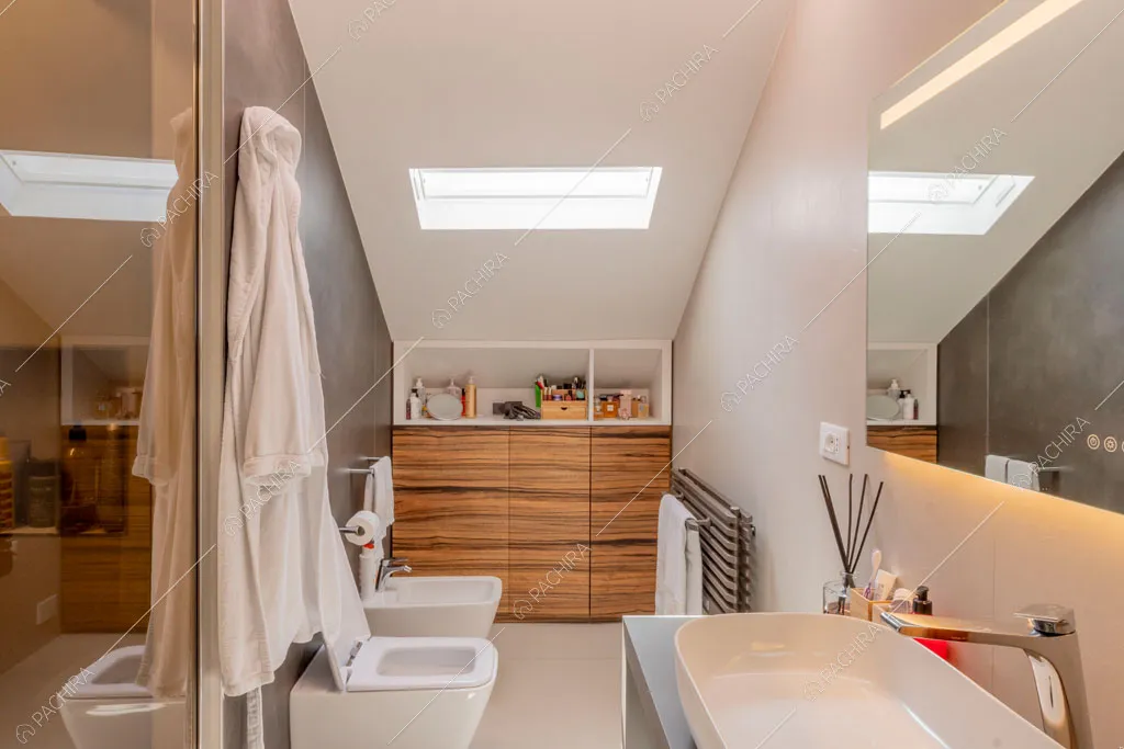 Bagno della villa Orinoco, location in stile contemporaneo a Roma