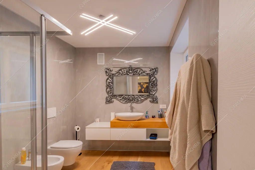 Bagno della villa Amazonite, location in stile contemporaneo a Varese