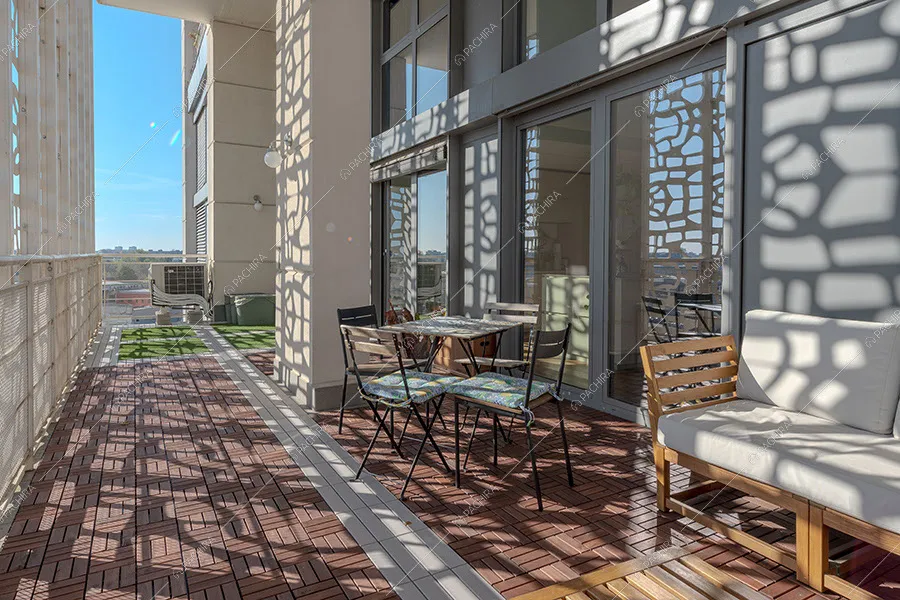 Terrazza dell'appartamento Mimetite, location in stile moderno a Milano
