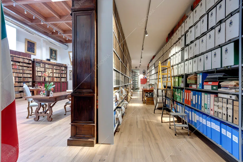 Corridoio dell'espositivo Agarico, location in stile contemporaneo a Firenze