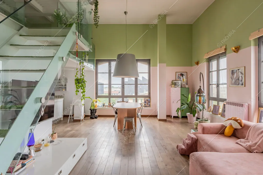 Luminosa zona living del loft Cardamomo, location in stile contemporaneo a Milano