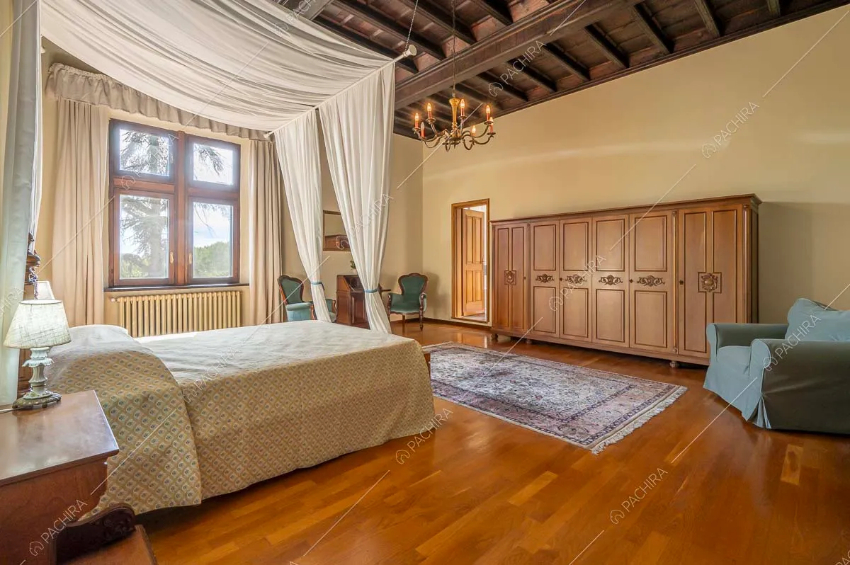 Camera da letto della dimora storica Angelite, location in stile classico a Torino