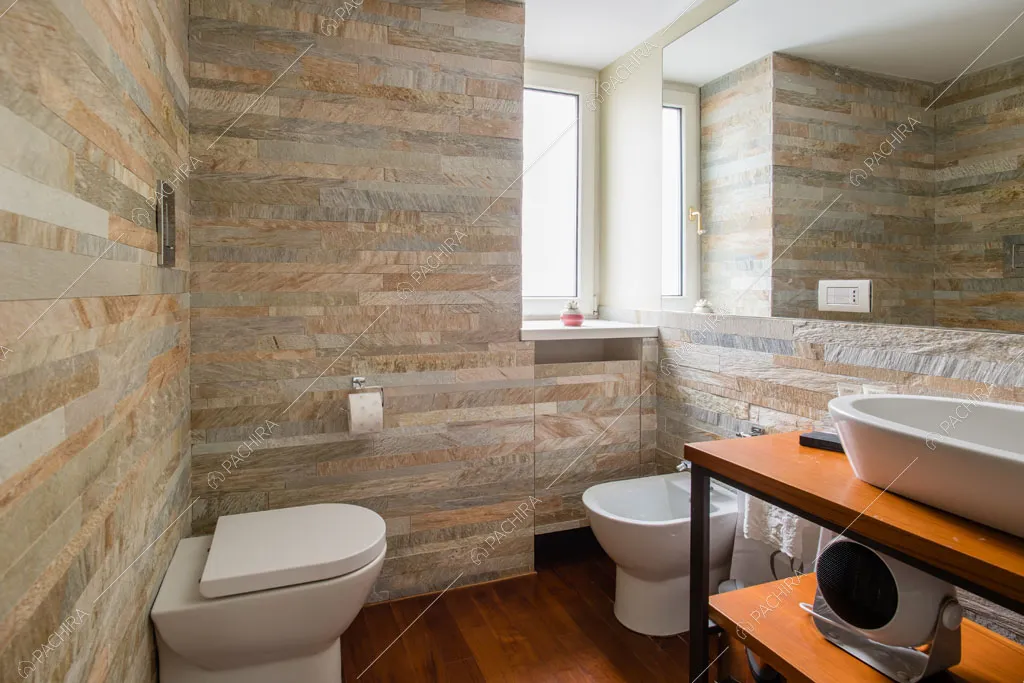 Bagno dell'appartamento Han, location in stile contemporaneo a Napoli