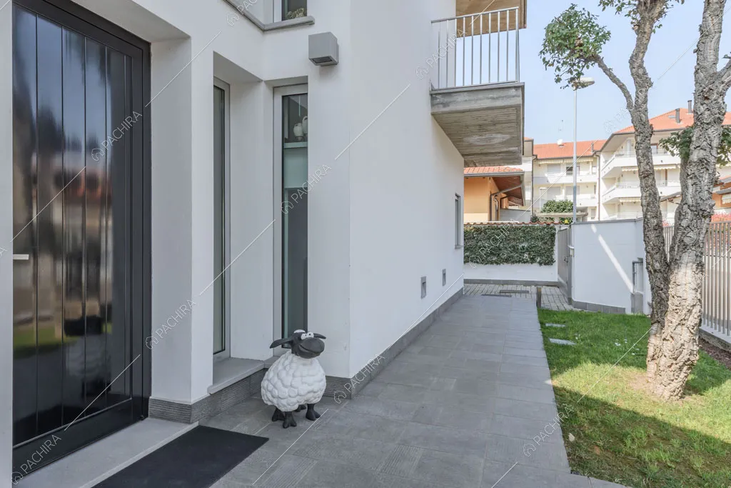 Ingresso della villa Lilium, location in stile moderno in Provincia di Milano