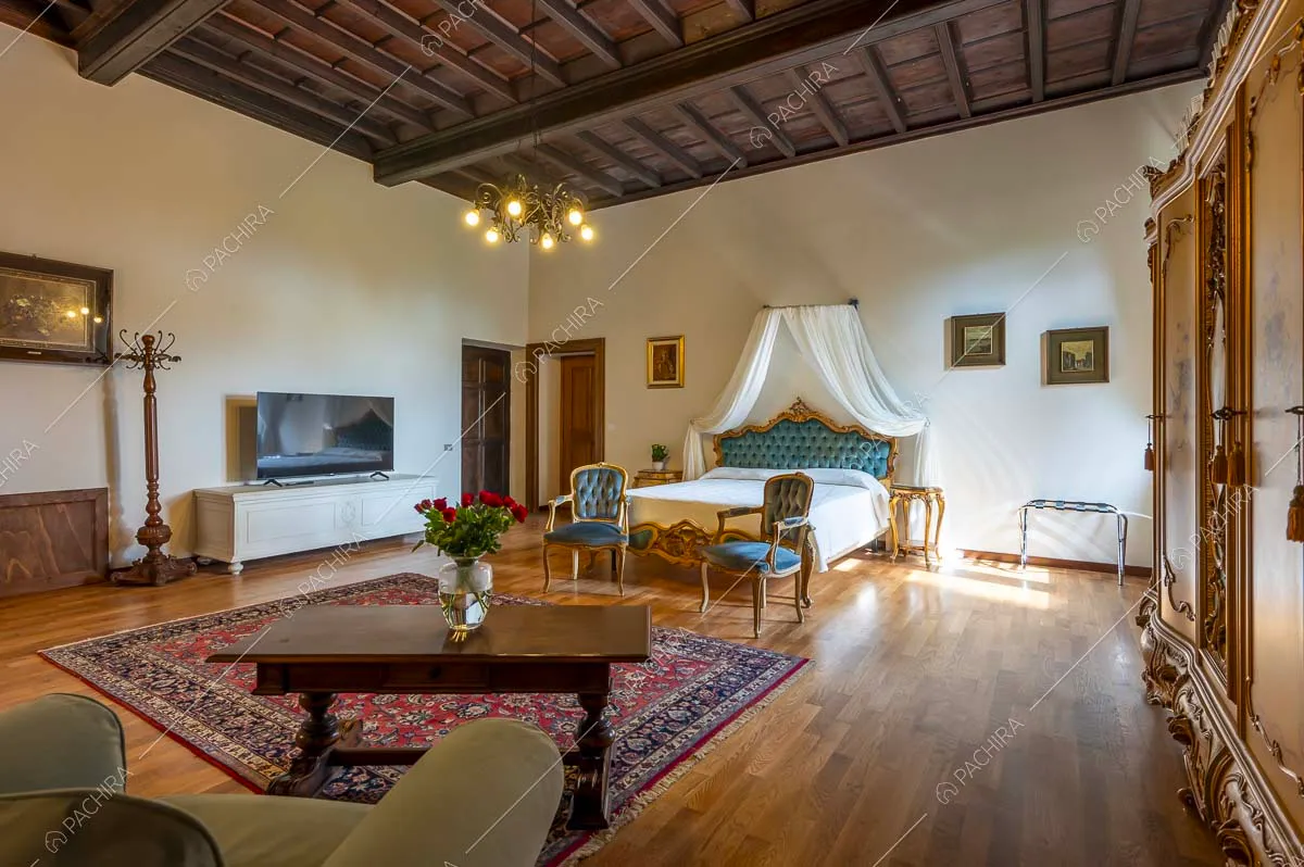 Camera da letto della dimora storica Angelite, location in stile classico a Torino