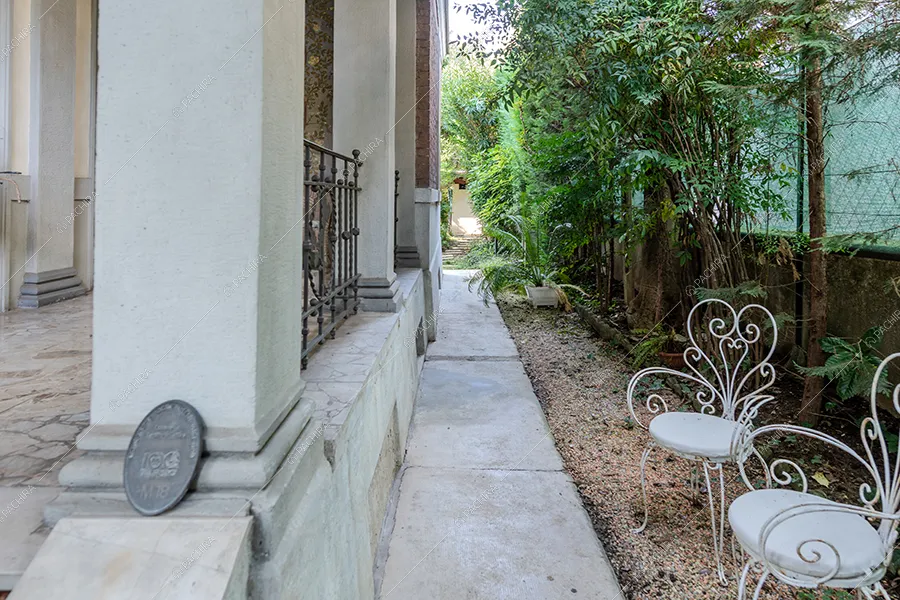 Porticato della villa Rame, location in stile classico a Milano