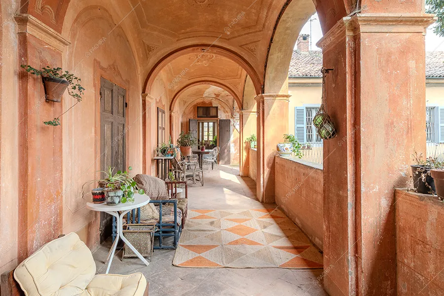 Porticato della dimora storica Westerlies, location in stile contemporaneo a Pavia