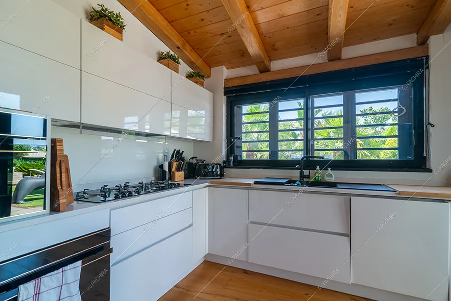 Cucina della villa Argon, location in stile moderno a Roma