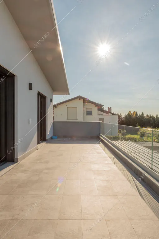 Terrazza della villa Warta, location in stile contemporaneo a Monza