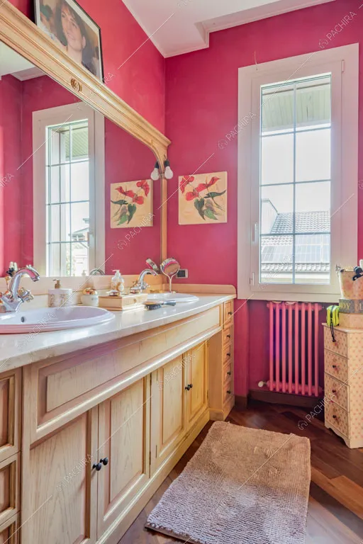 Bagno della villa Ararat, location in stile classico a Milano