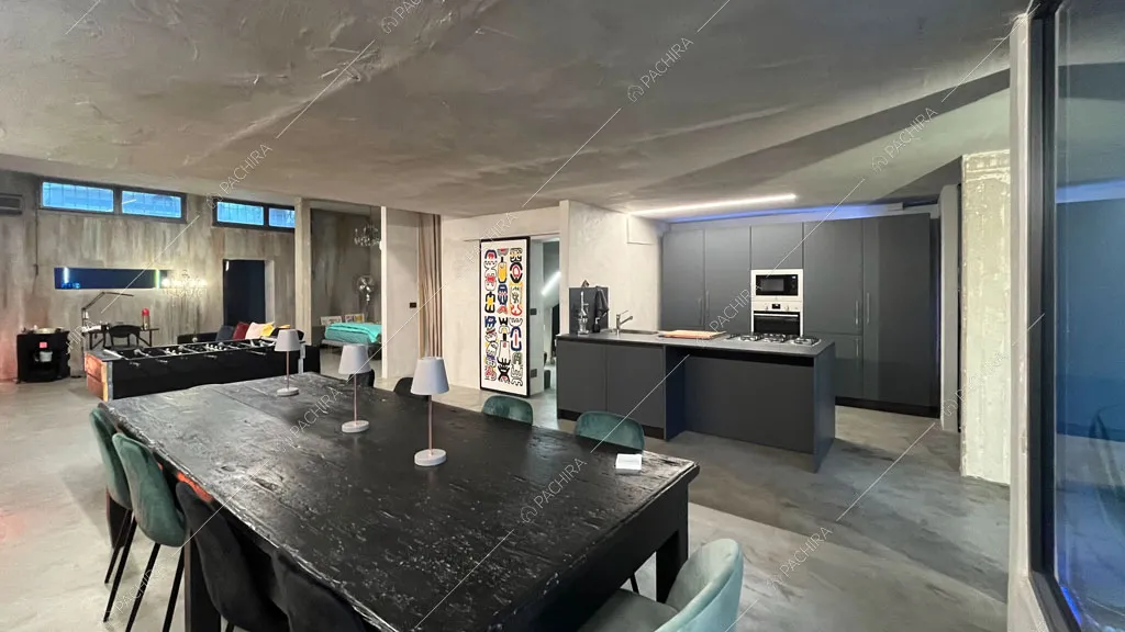 Zona living della villa Andesine, location in stile moderno a Roma