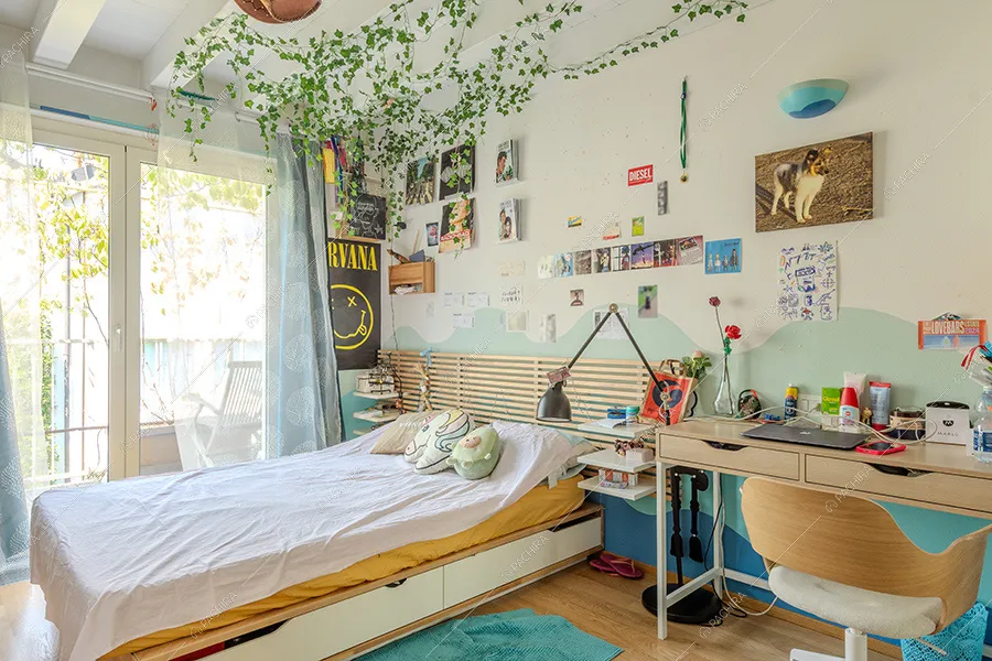 Camera da letto della villa Malachite, location in stile moderno a Milano