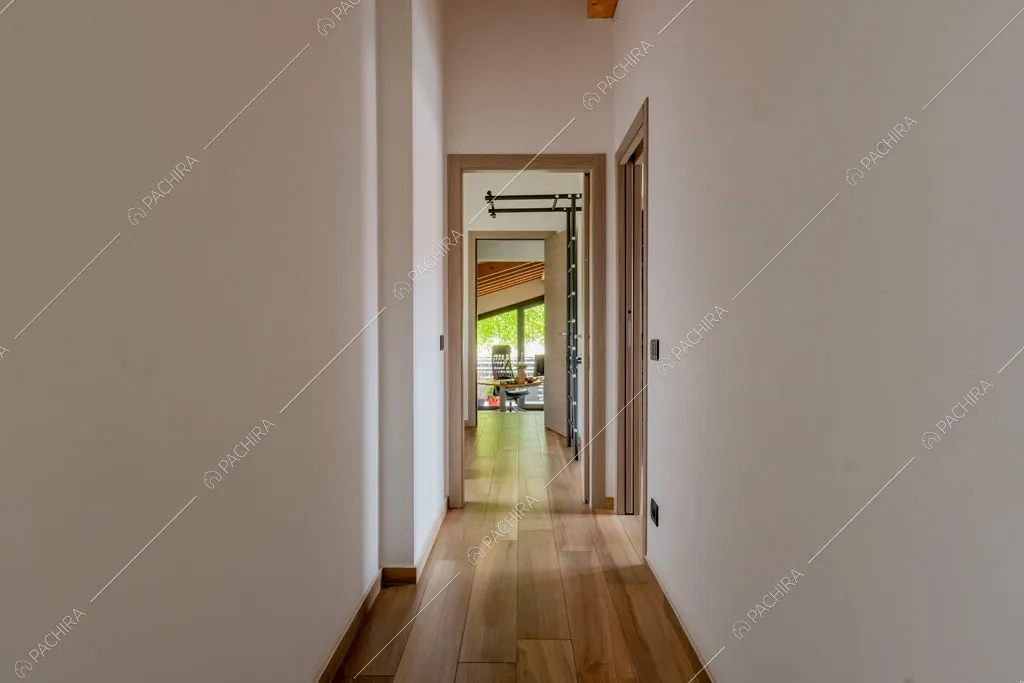 Corridoio della villa Galena, location in stile contemporaneo a Monza