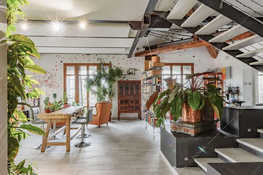 Scale nella zona living del loft Ostro, location in stile contemporaneo a Milano