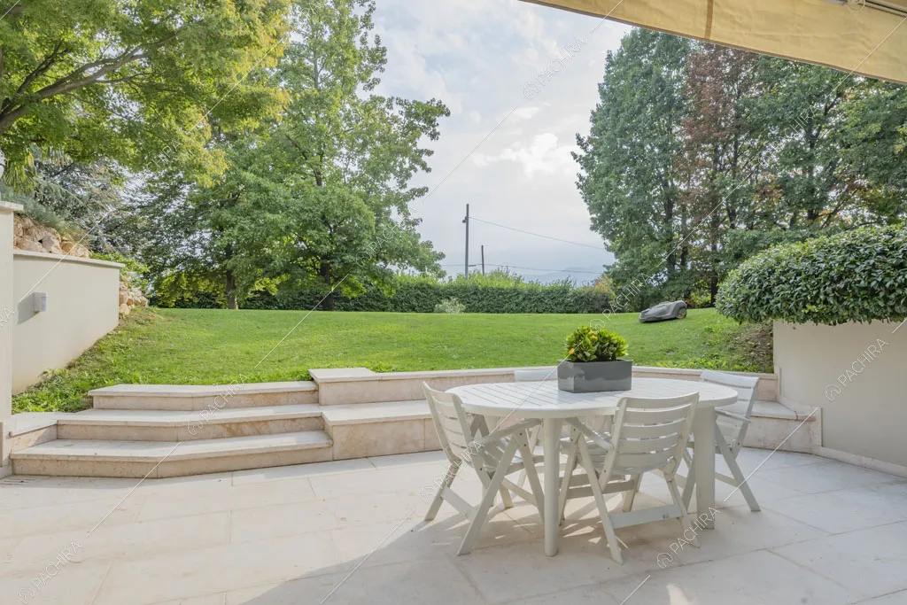 Giardino della villa Bris, location in stile contemporaneo a Torino