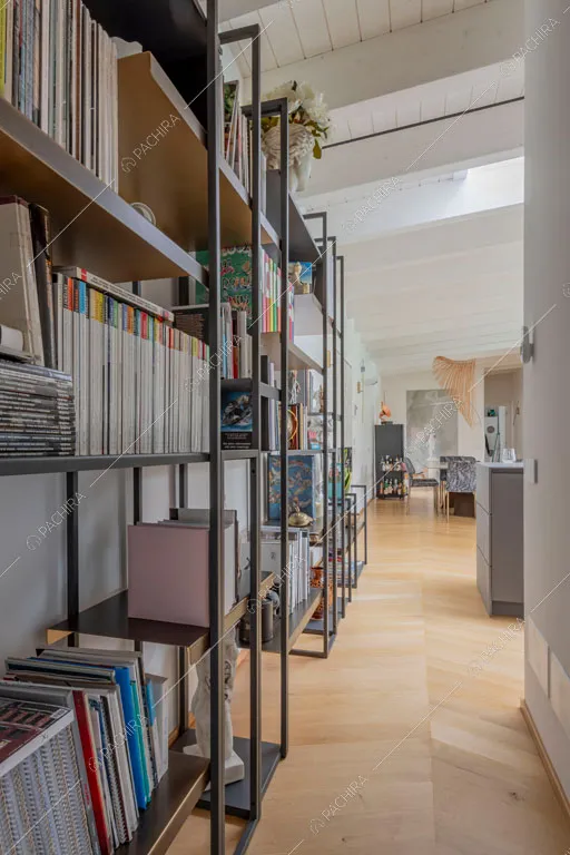 Libreria della villa Amazonite, location in stile contemporaneo a Varese