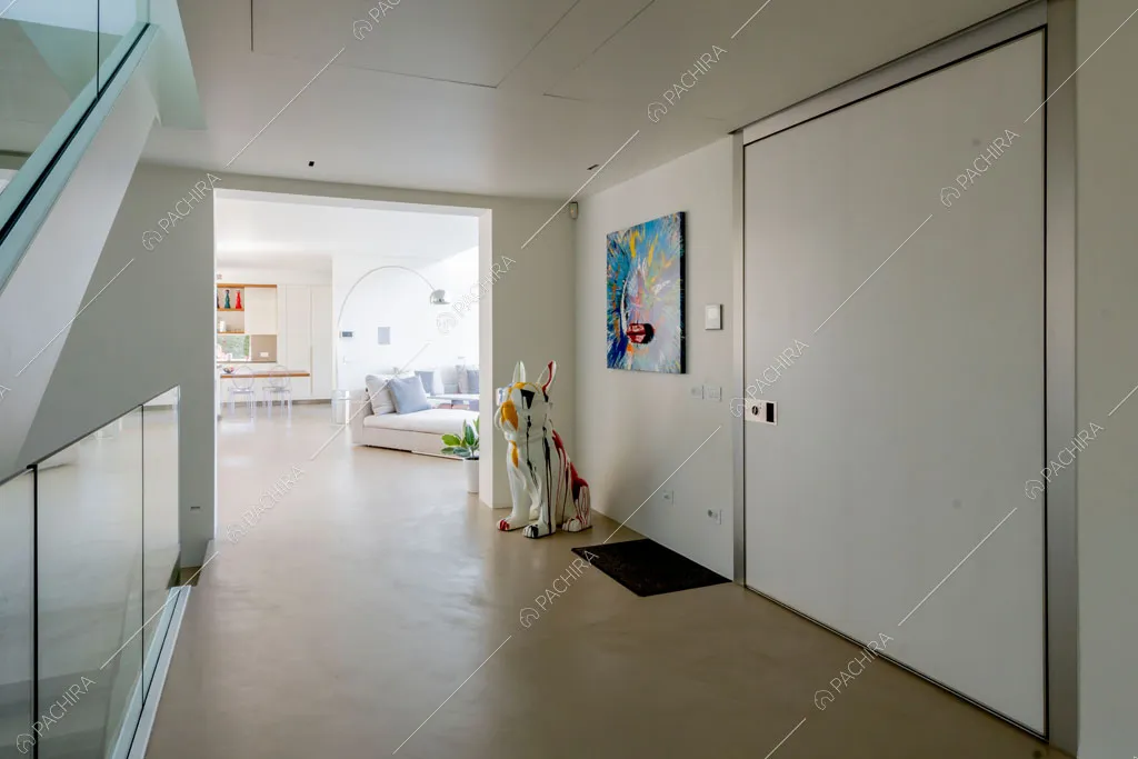 Corridoio della villa Columbia, location in stile moderno a Como