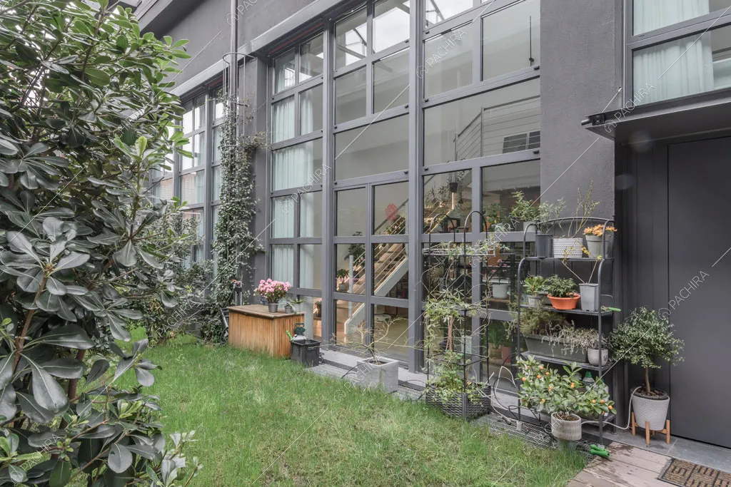 Vetrate industriali del loft Tagus, location in stile contemporaneo a Milano