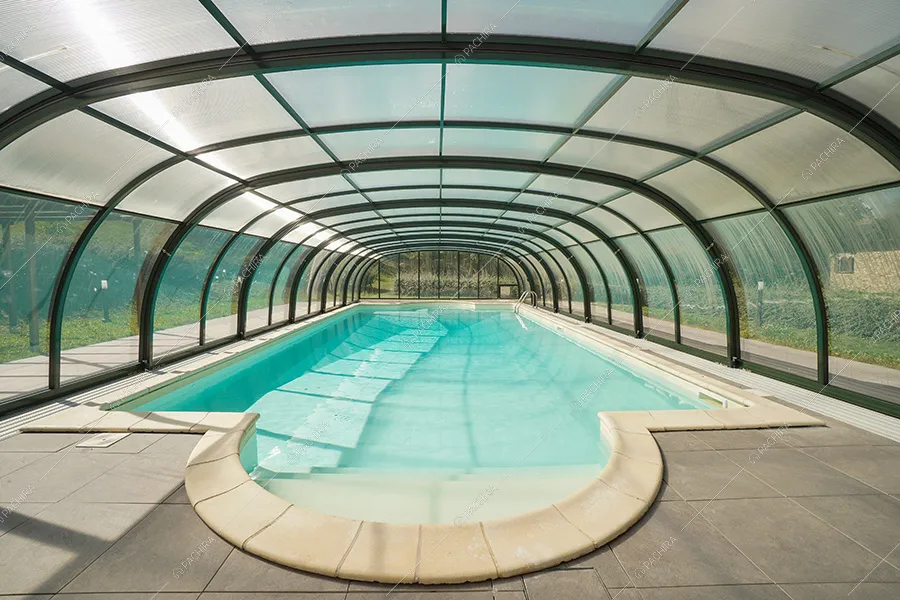 Piscina della villa rustica Tapioca, location per shooting a Rimini