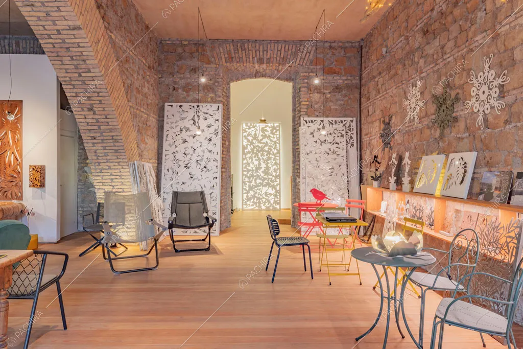 Sala con pavimento in parquet dell'espositivo Couve, location in stile contemporaneo a Roma