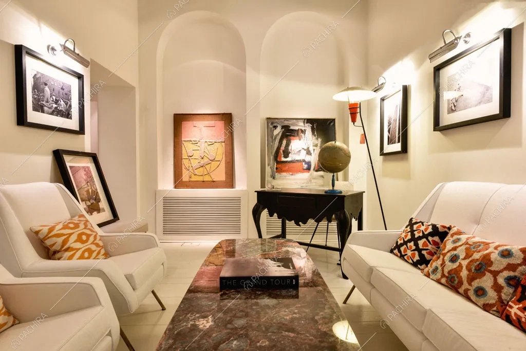 Pareti bianche dell'hotel McKinley, location in stile classico a Firenze