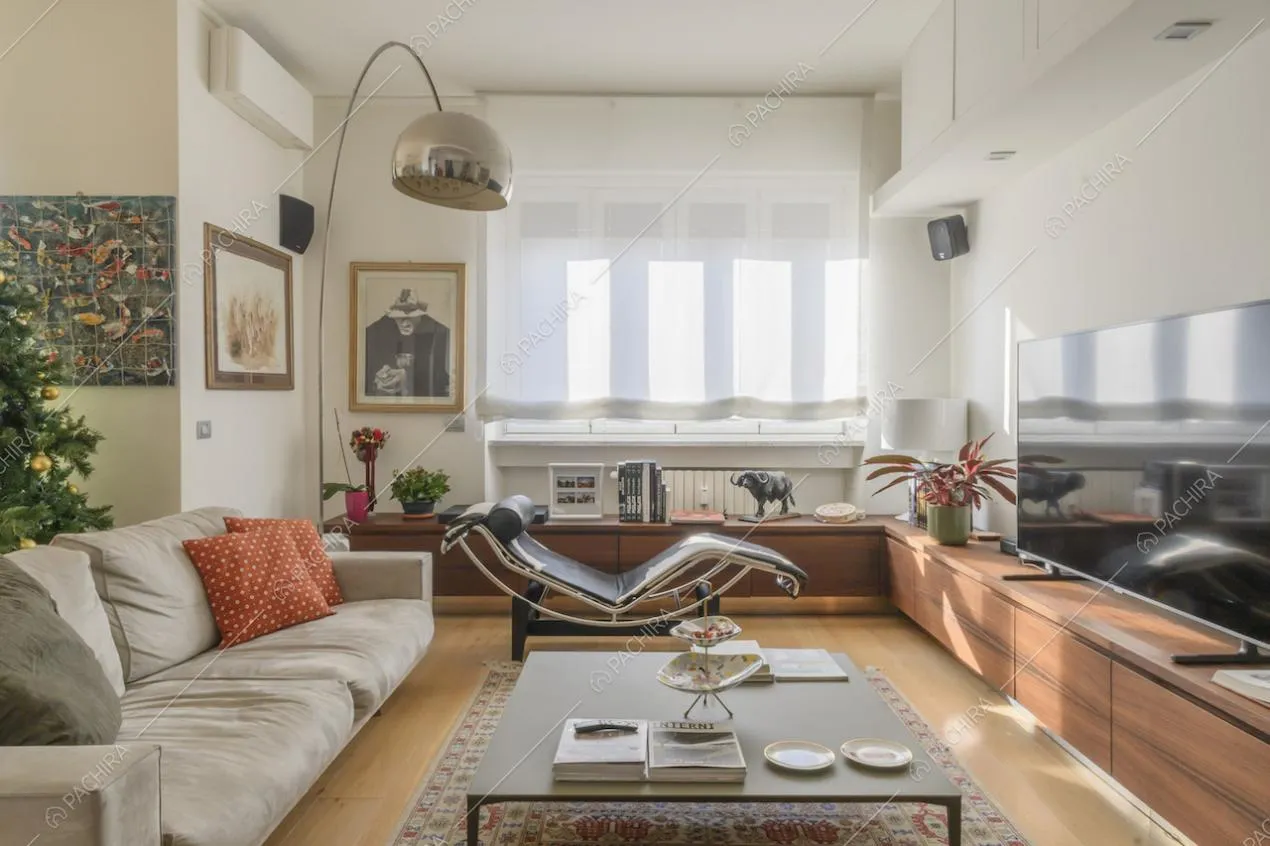 Soggiorno con mobile su misura in legno