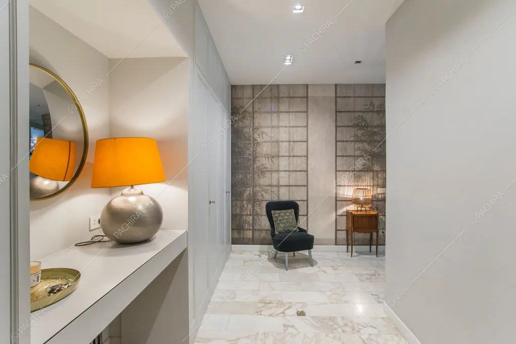 Corridoio dell'appartamento Grifola, location in stile contemporaneo a Roma