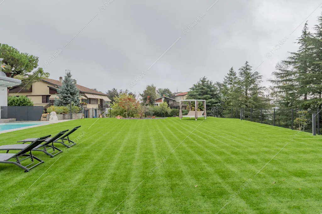 Giardino della villa Amazonite, location in stile contemporaneo a Varese