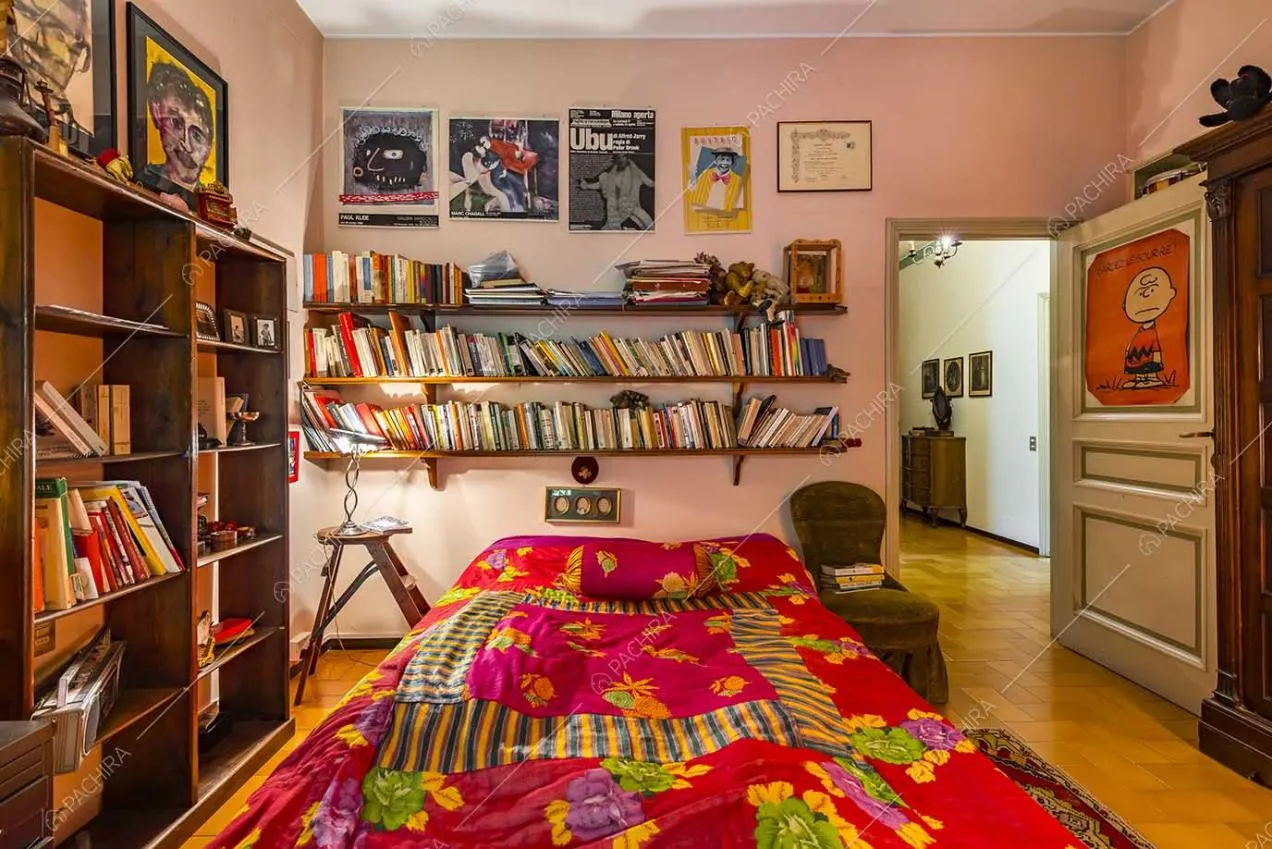 Camera da letto della villa Archibusa, location in stile classico a Como