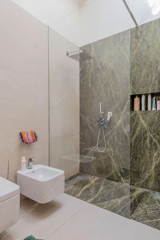 Bagno del loft Graviola, location in stile contemporaneo a Milano