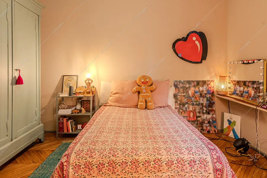 Camera da letto dell'appartamento Buganvilla, location in stile moderno a Milano