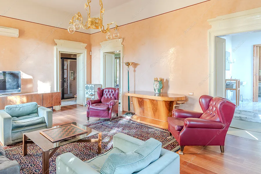 Salotto della villa Nitra, location in stile vintage a Milano