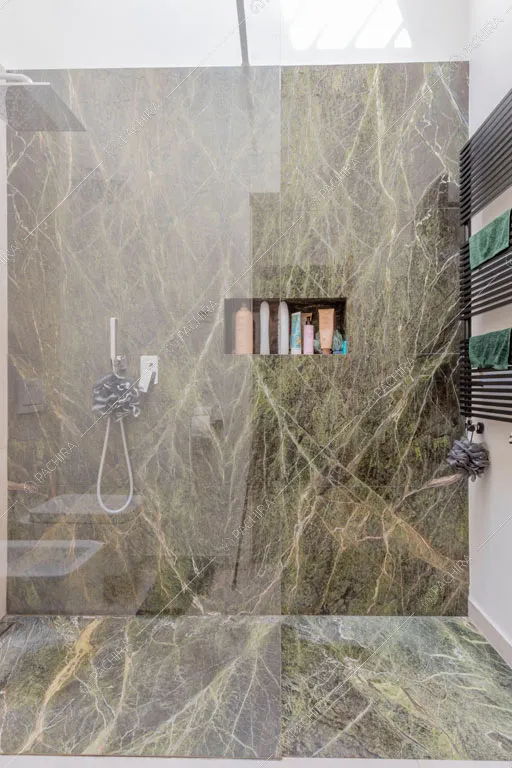 Bagno del loft Graviola, location in stile contemporaneo a Milano