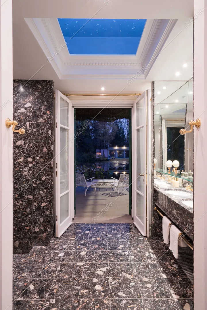 Bagno in marmo nero
