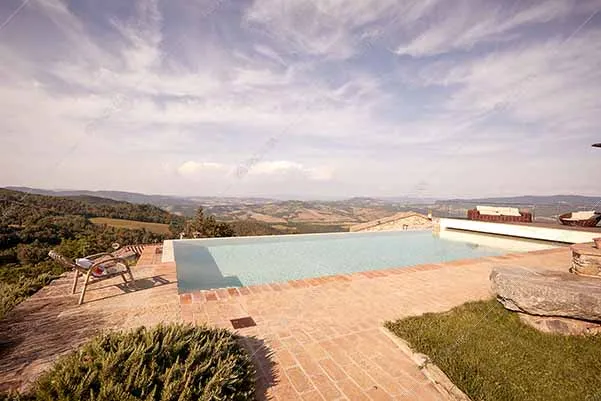 Piscina del borgo Clematide, location in stile rustico a Pisa