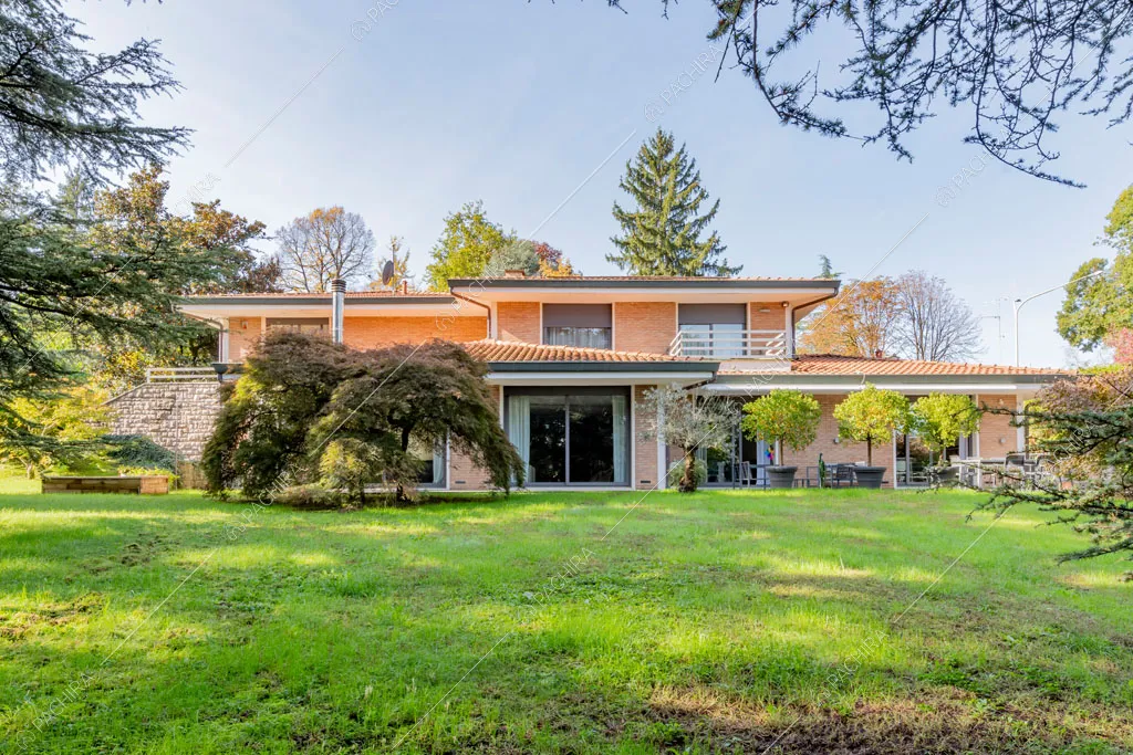 Giardino della villa Darling, location in stile contemporaneo a Monza