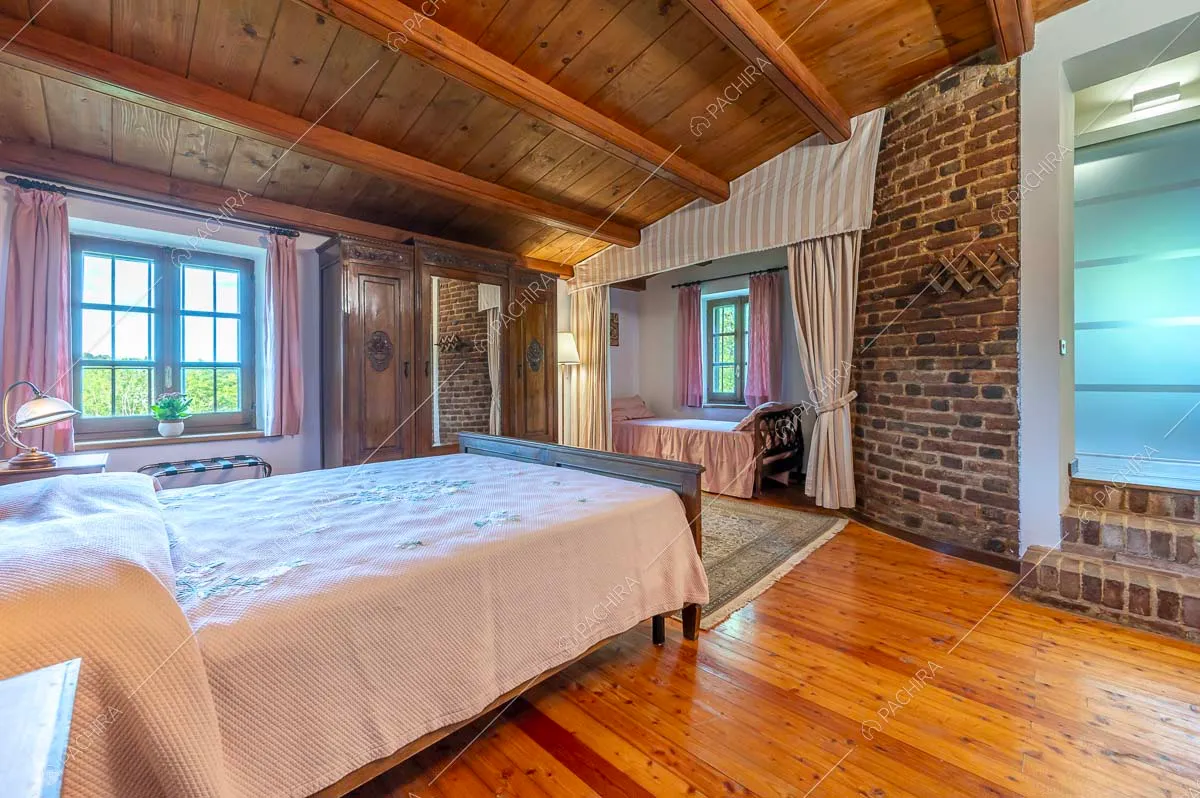 Camera da letto della dimora storica Angelite, location in stile classico a Torino